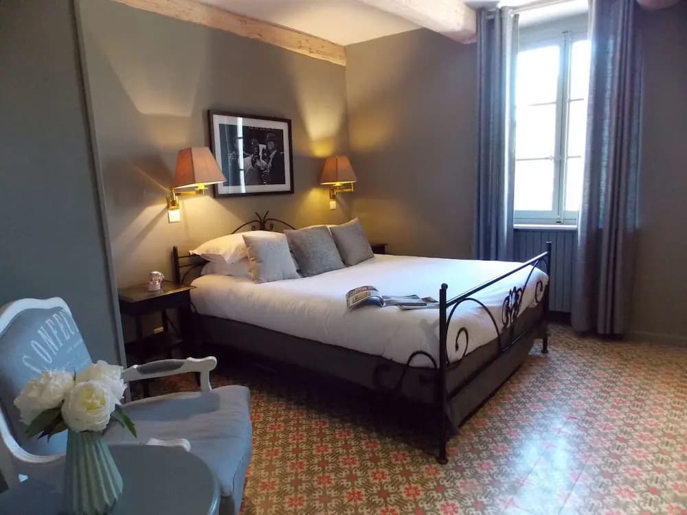 Hostellerie le Roy Soleil - Photo 3