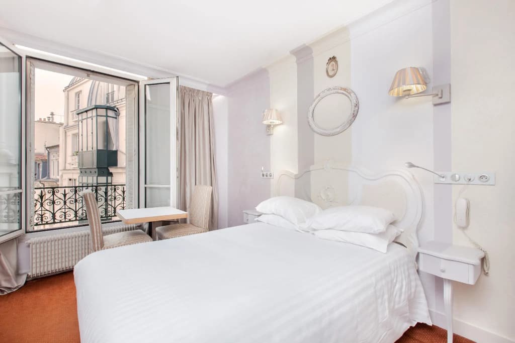 Hôtel Bonaparte - Photo 3