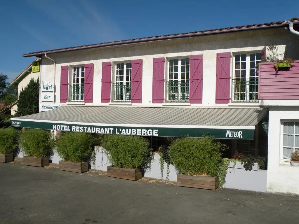 Hôtel Restaurant L'Auberge - Photo 1
