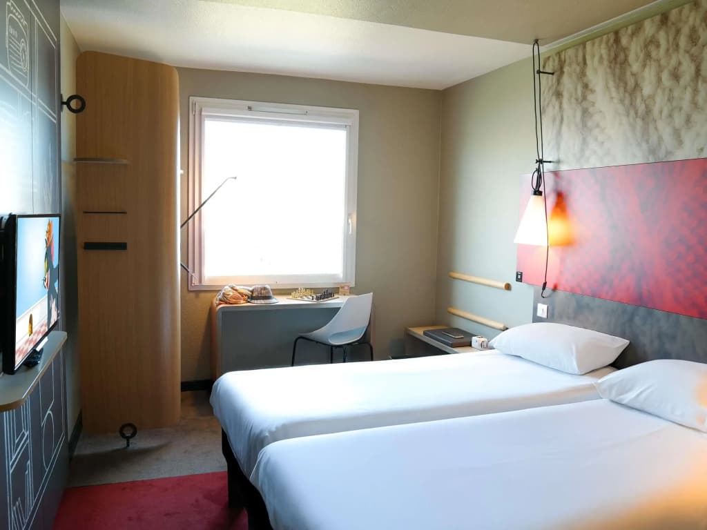 ibis budget Caen Porte de Bretagne - Photo 2