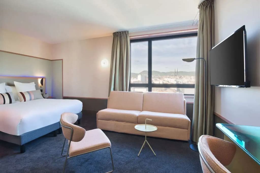Aiden by Best Western Clermont-Ferrand - Photo 4