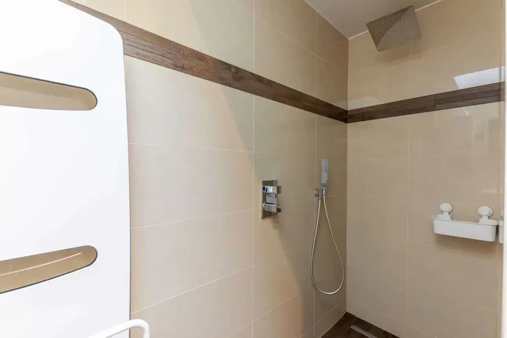 High-end 75m2 Apartment - Place Morny - Miniature 6