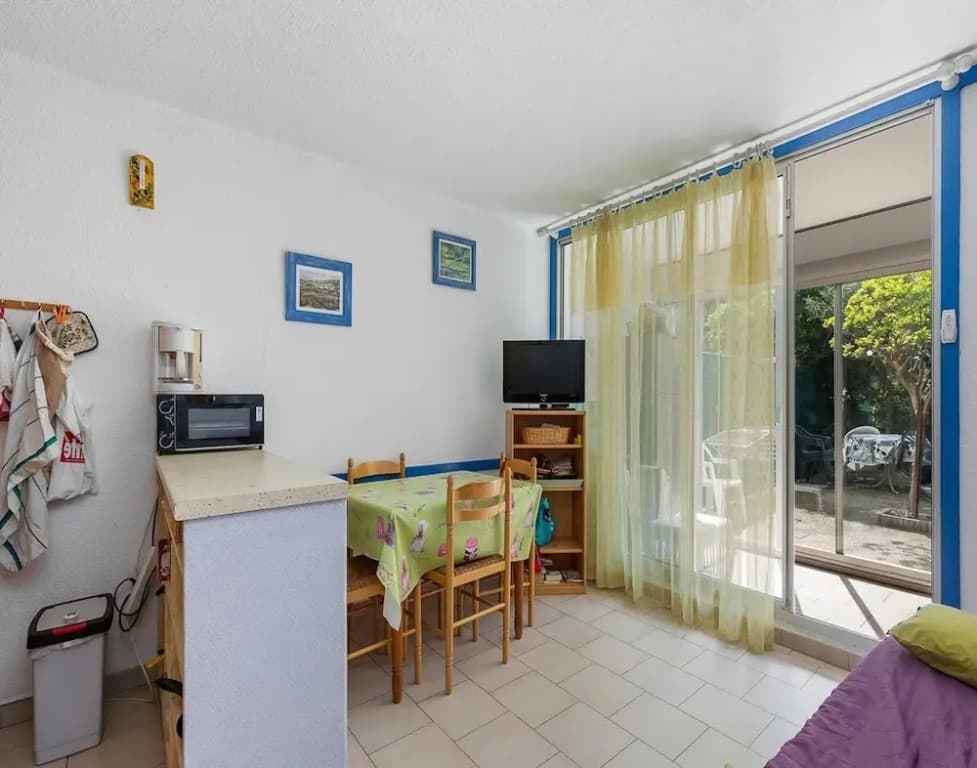 Cozy Stay Near the Beach - Photo 2