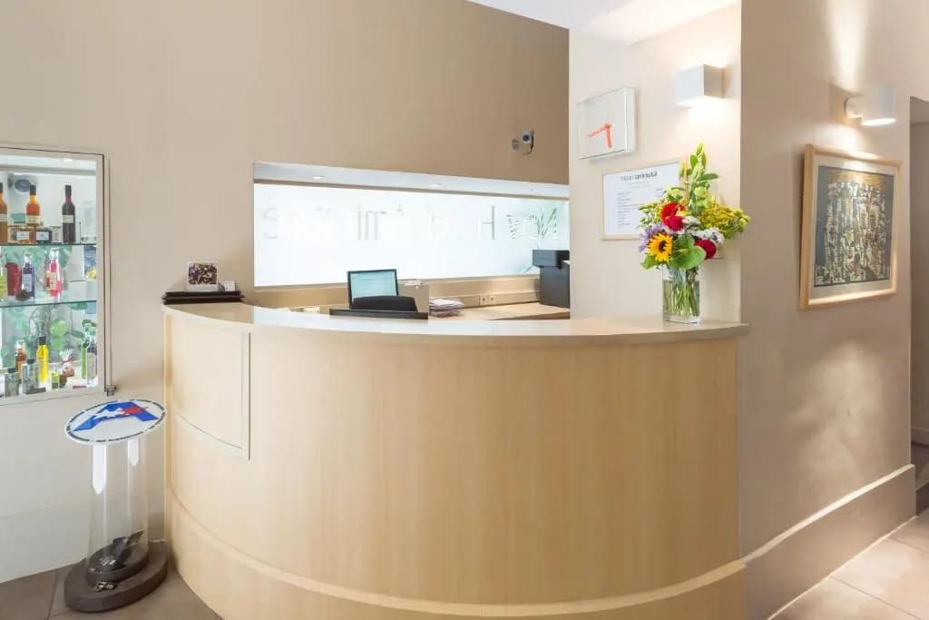 Hotel Amirauté - Photo 2