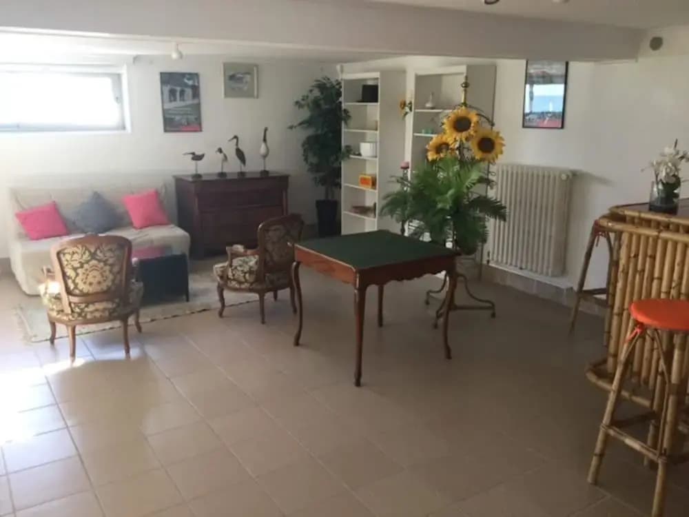 1-bedroom Apartment With View of Private Beach - Miniature 8