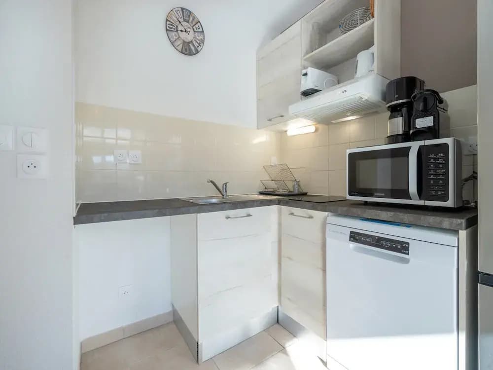 Peaceful Villa in Serignan - Photo 4