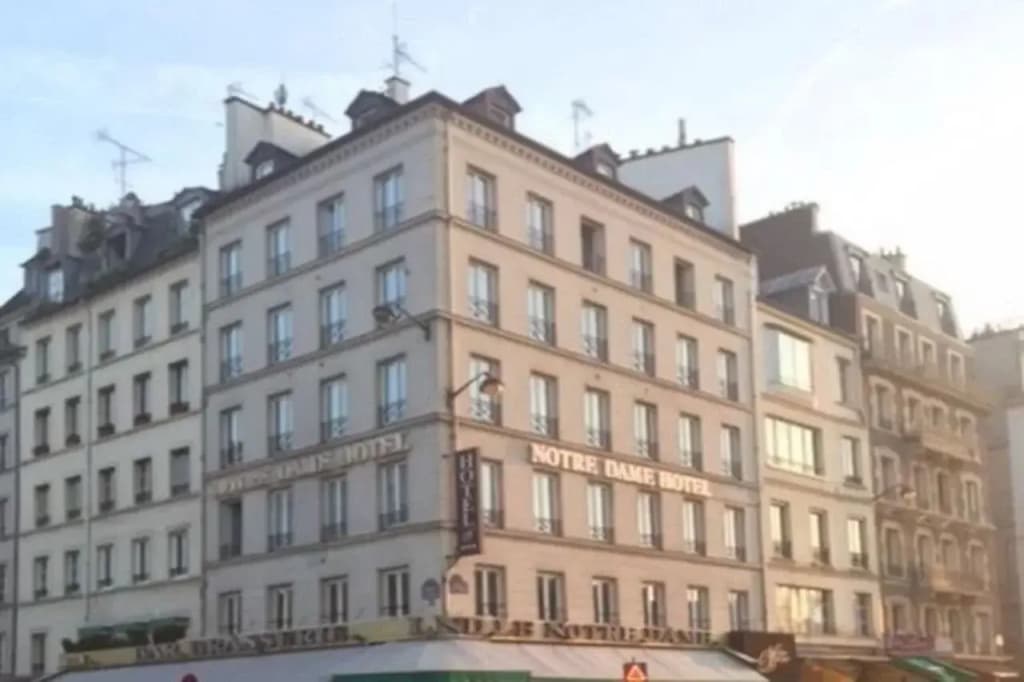 Hôtel Le Notre Dame Saint Michel - Photo 1