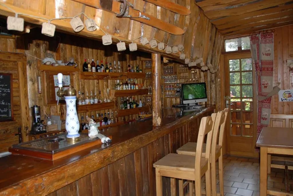 Hotel Chalet Le Caribou - Photo 1