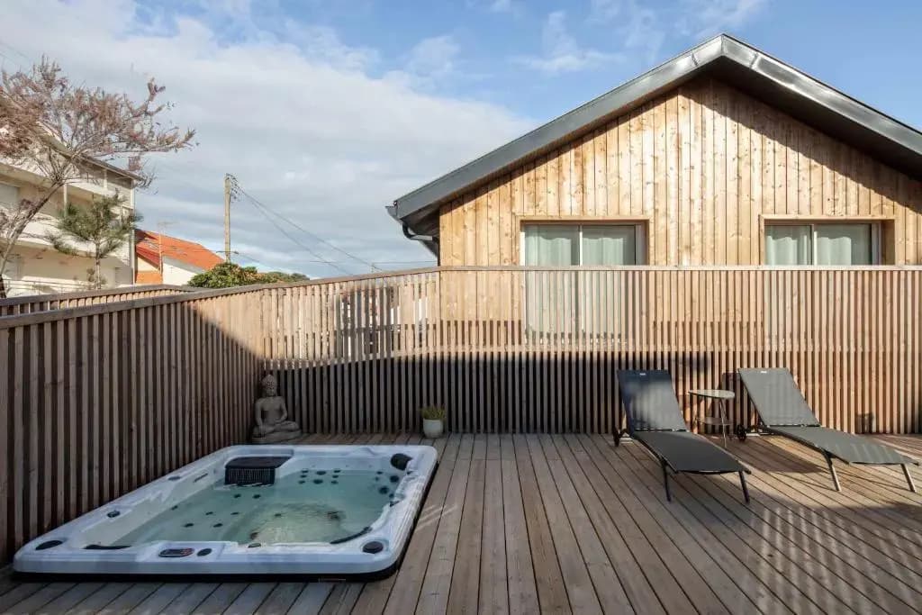 Ted Surf House - Miniature 6