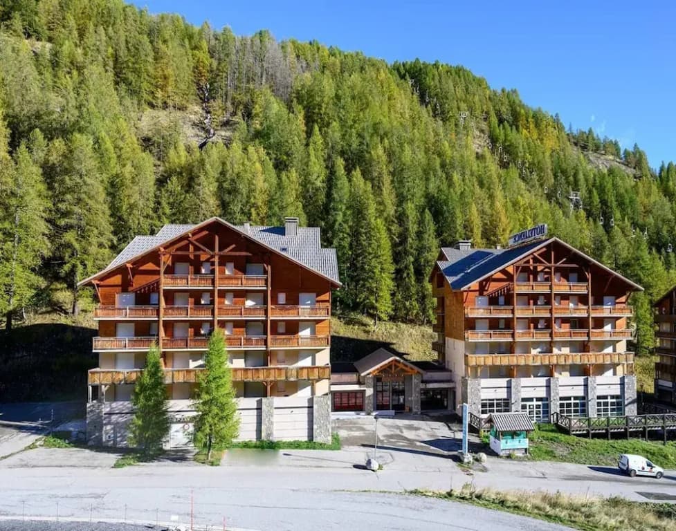 Apartment in France With Ski Slope Access - Miniature 8