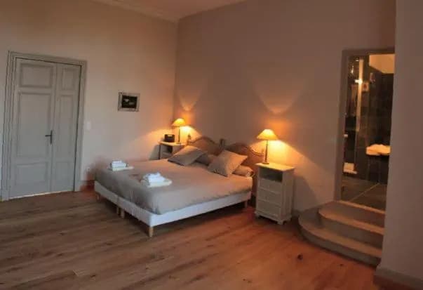 Chateau Secretary - Photo 2