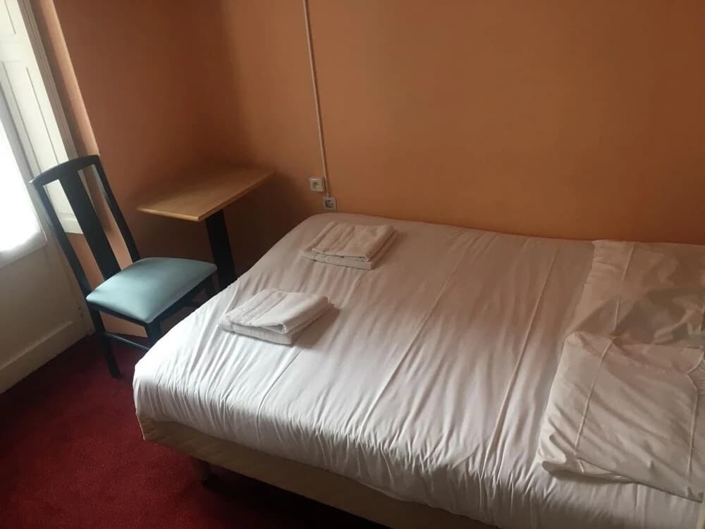 Hôtel du Rocher - Photo 4