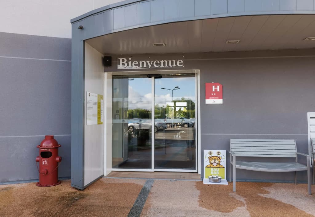 B&B HOTEL Clermont-Ferand Nord Riom - Photo 1