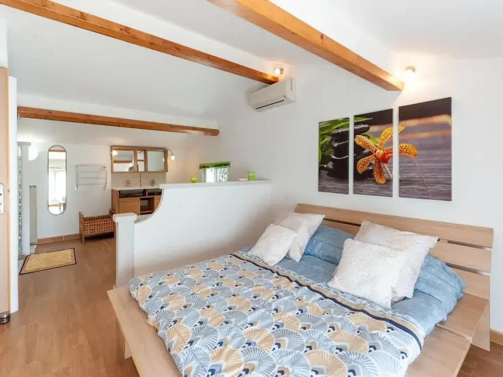 Beautiful Holiday Home With Garden - Photo 3