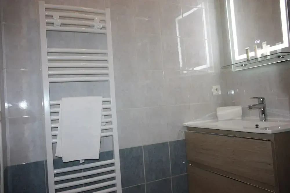 Appartement RIOM - Miniature 8