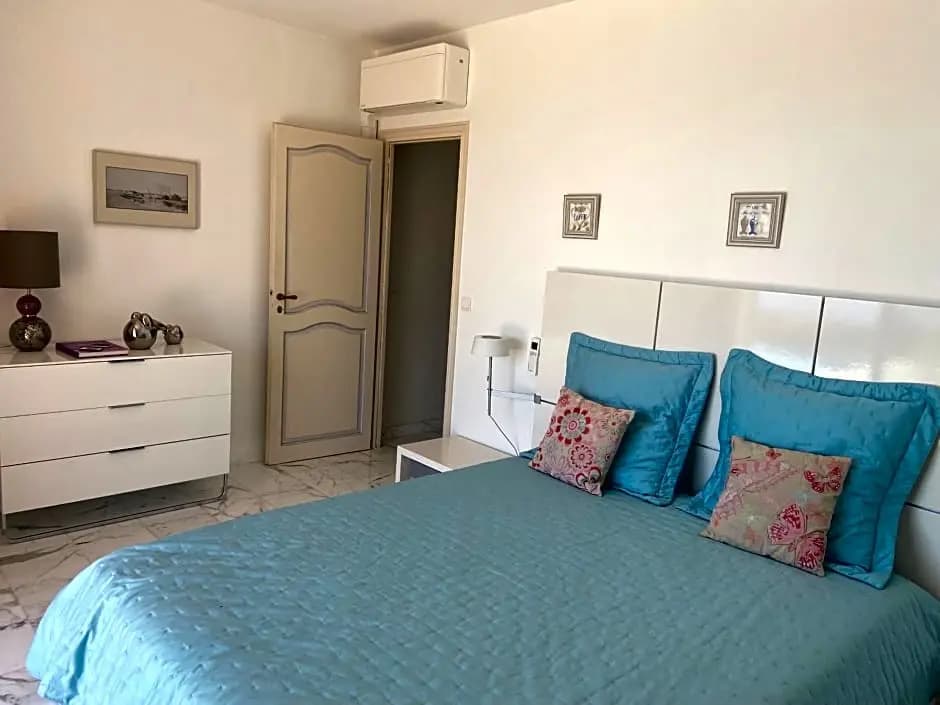 chambre d'hôte, vue mer exceptionnelle, à 5 minutes de la mer - Miniature 6