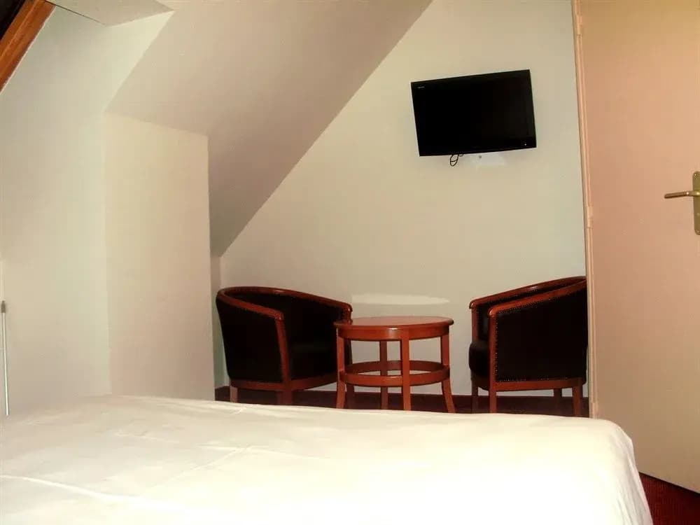 Comfort Hotel Emerainville Marne-La-Vallee - Photo 2