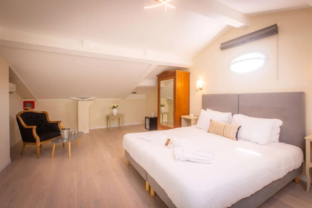 Hotel Les Armoiries - Photo 3