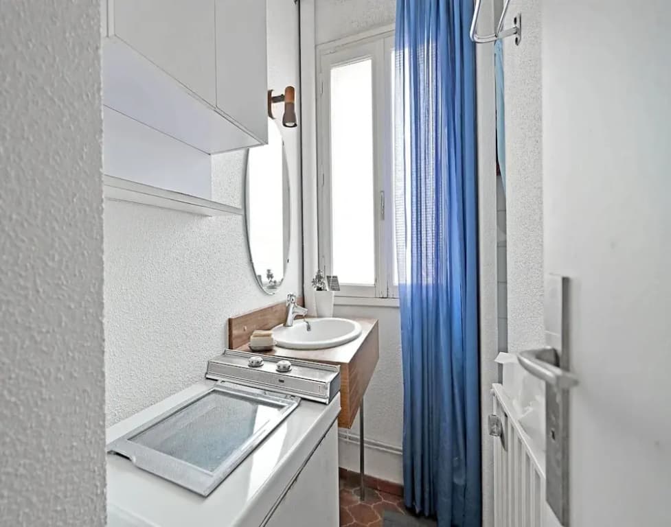City-centered Comfort in Agde - Miniature 8