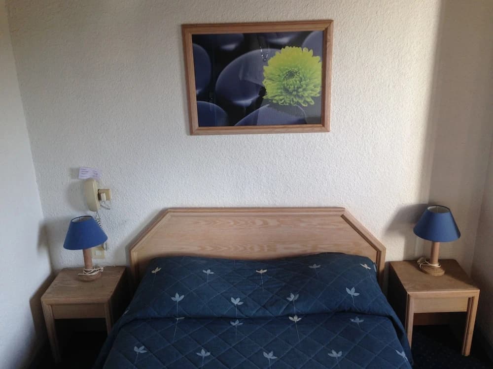 Hotel De La Poste - Photo 3