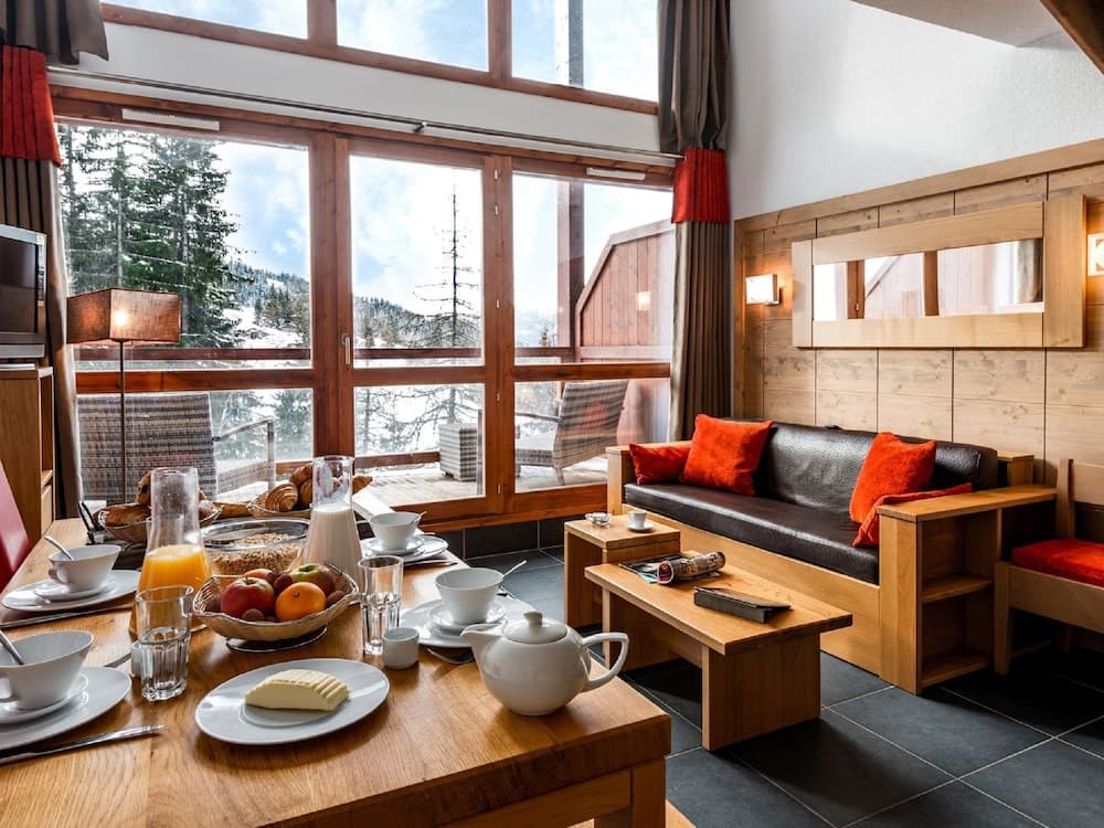 Alpine Retreat w/ Balcony - Photo 3