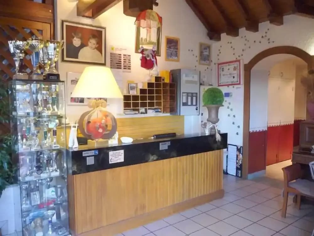Hôtel-Restaurant de la Tour - Photo 2