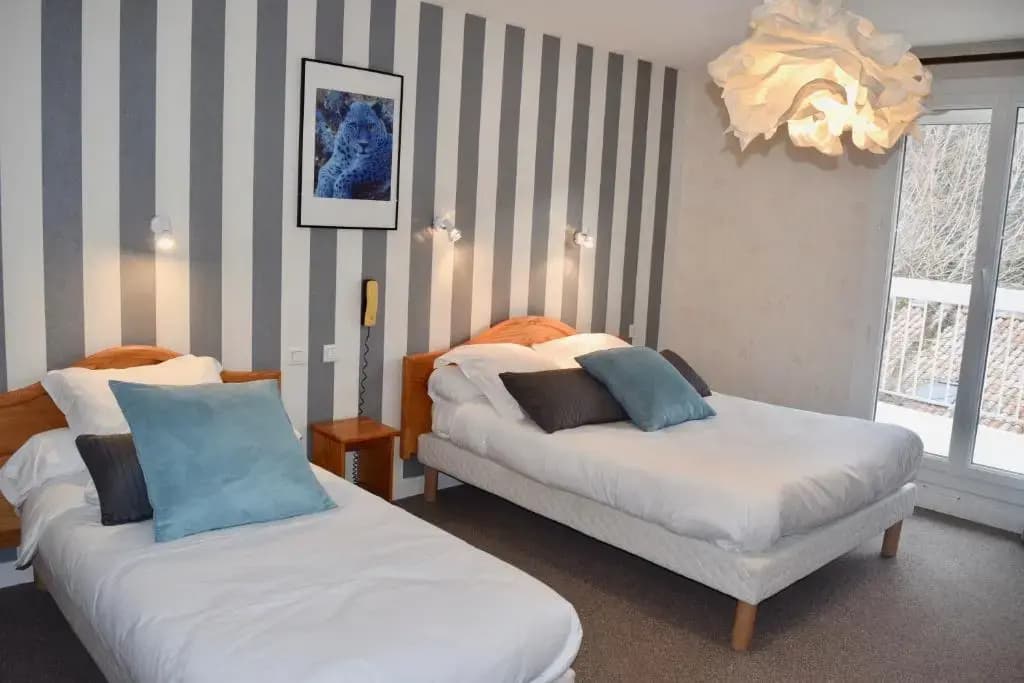 Hôtel et Appartements Les Platanes - Photo 5