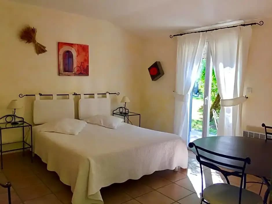 Le Clos des Cigales - Photo 1
