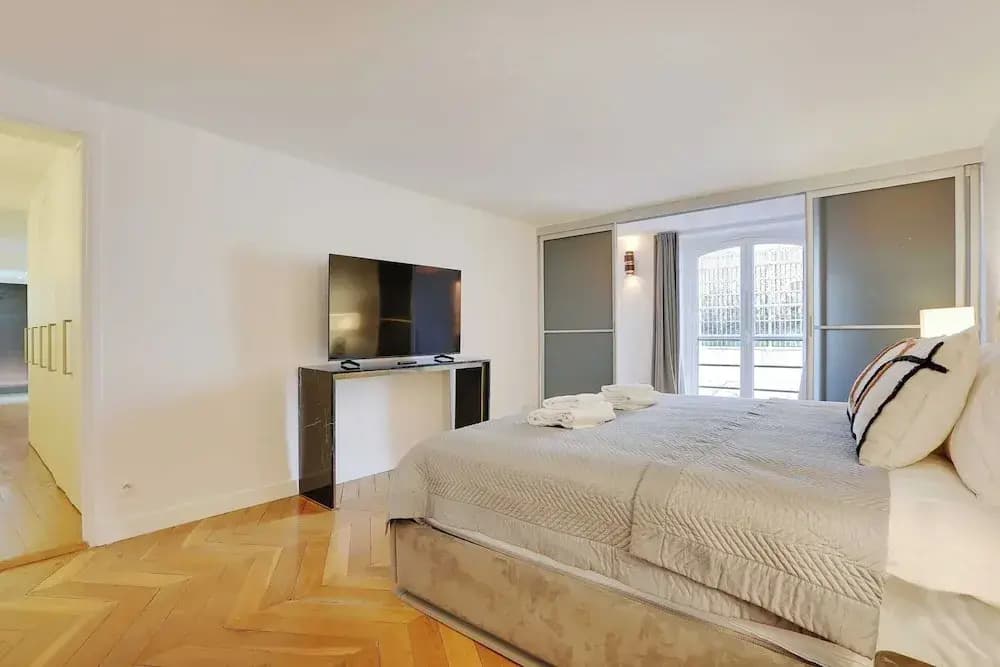 Elegant Apartment - 2bd/6p - Avenue Montaigne - Photo 3