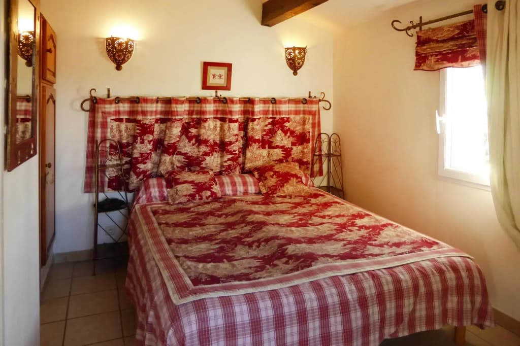 Holiday Cottage With Private Terrace, Bellegarde - Photo 4