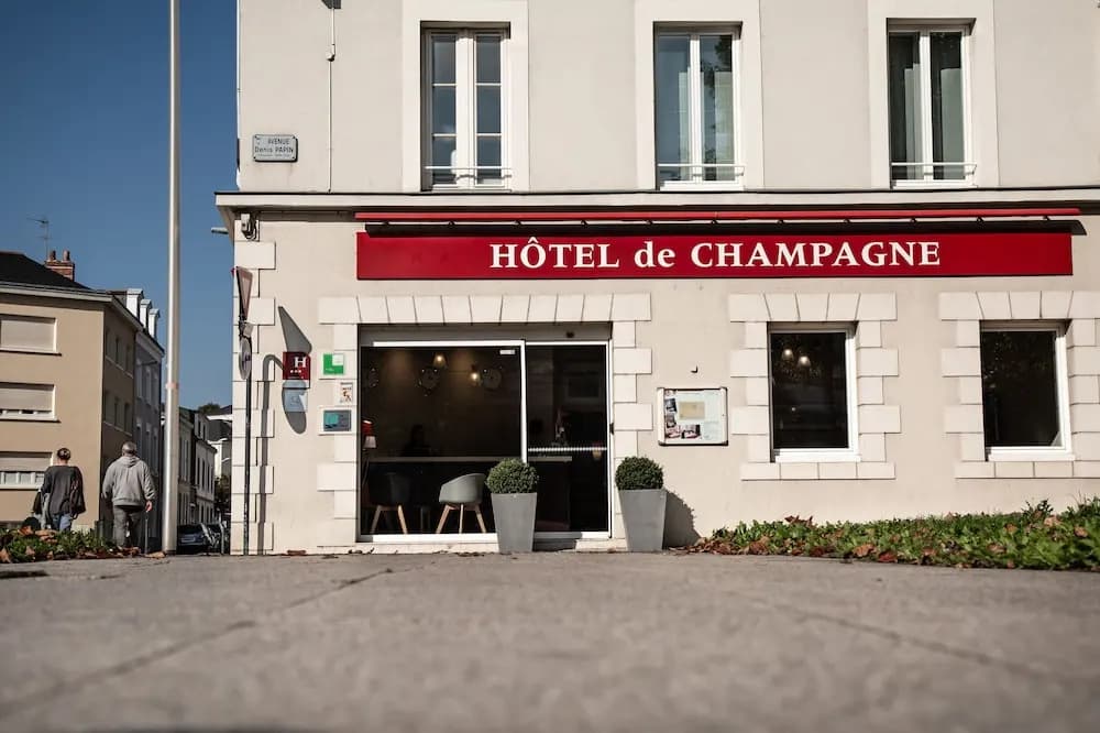 Hotel De Champagne - Photo 1