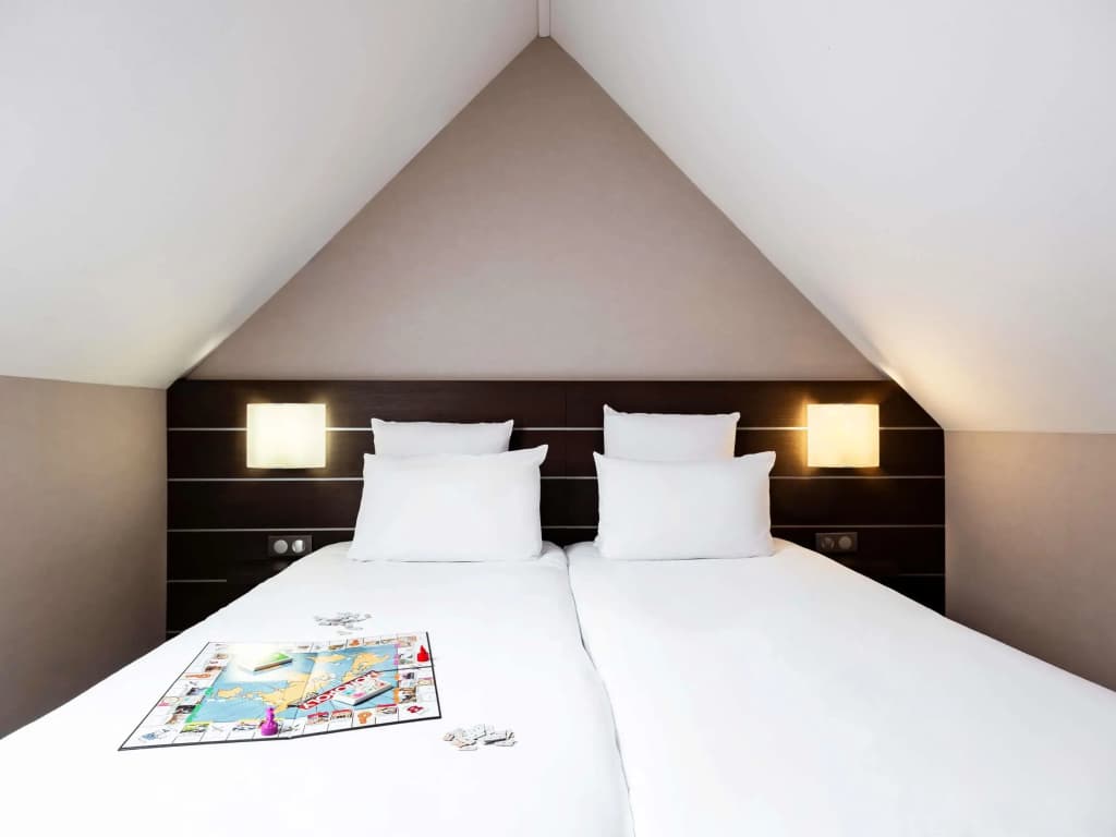 Mercure Omaha Beach Hotel - Photo 3
