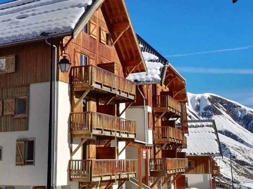 Scenic Chalet Apartment for Groups - Photo 1