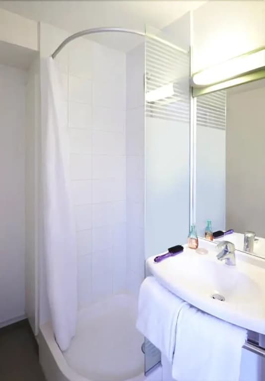 B&B HOTEL Strasbourg Nord Schiltigheim - Miniature 6