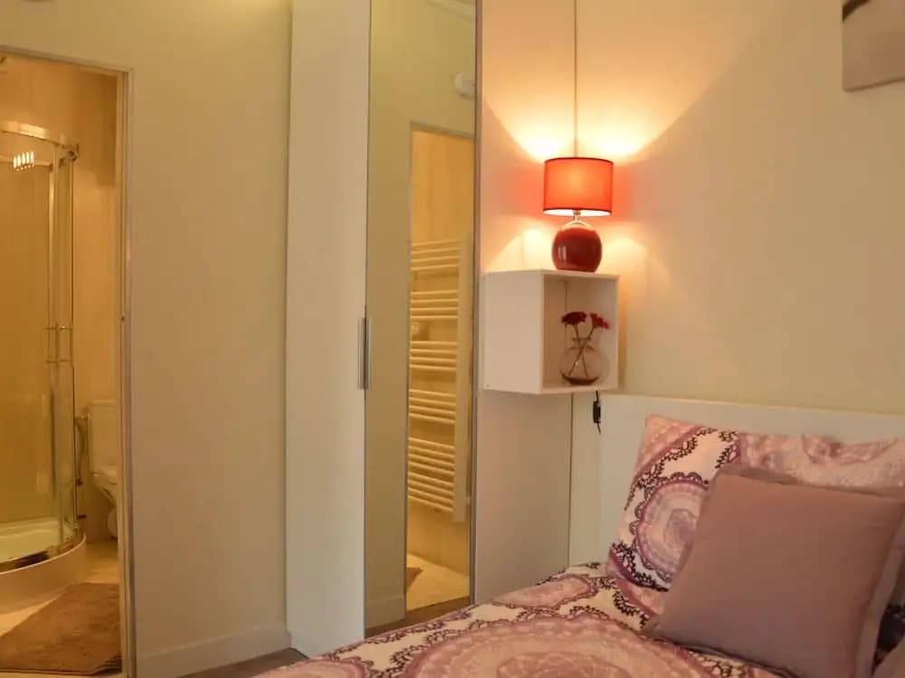 Modern Apartment in Bayeux near Sea - Photo 4
