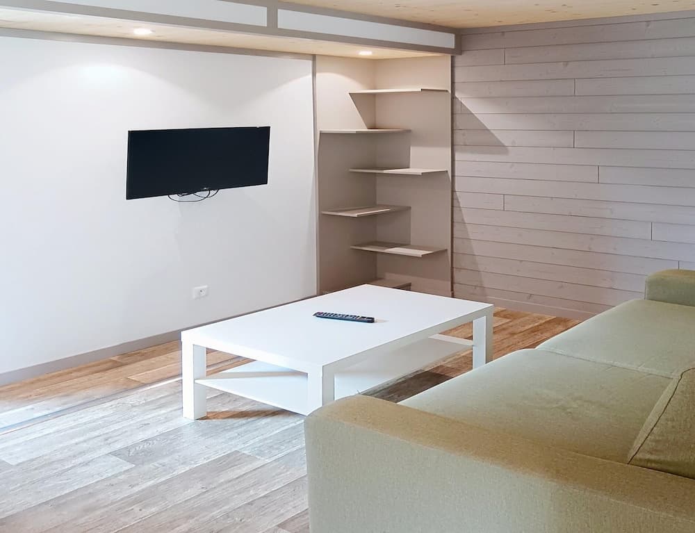 6 Guest Cottage With Pool & Terrace - Photo 3