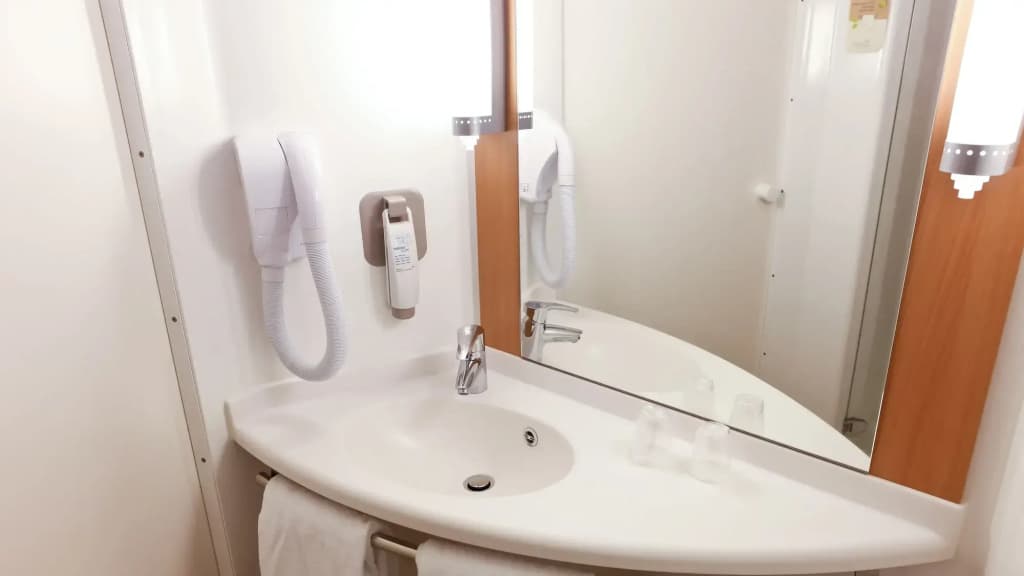 ibis Lyon Est Chaponnay - Miniature 8