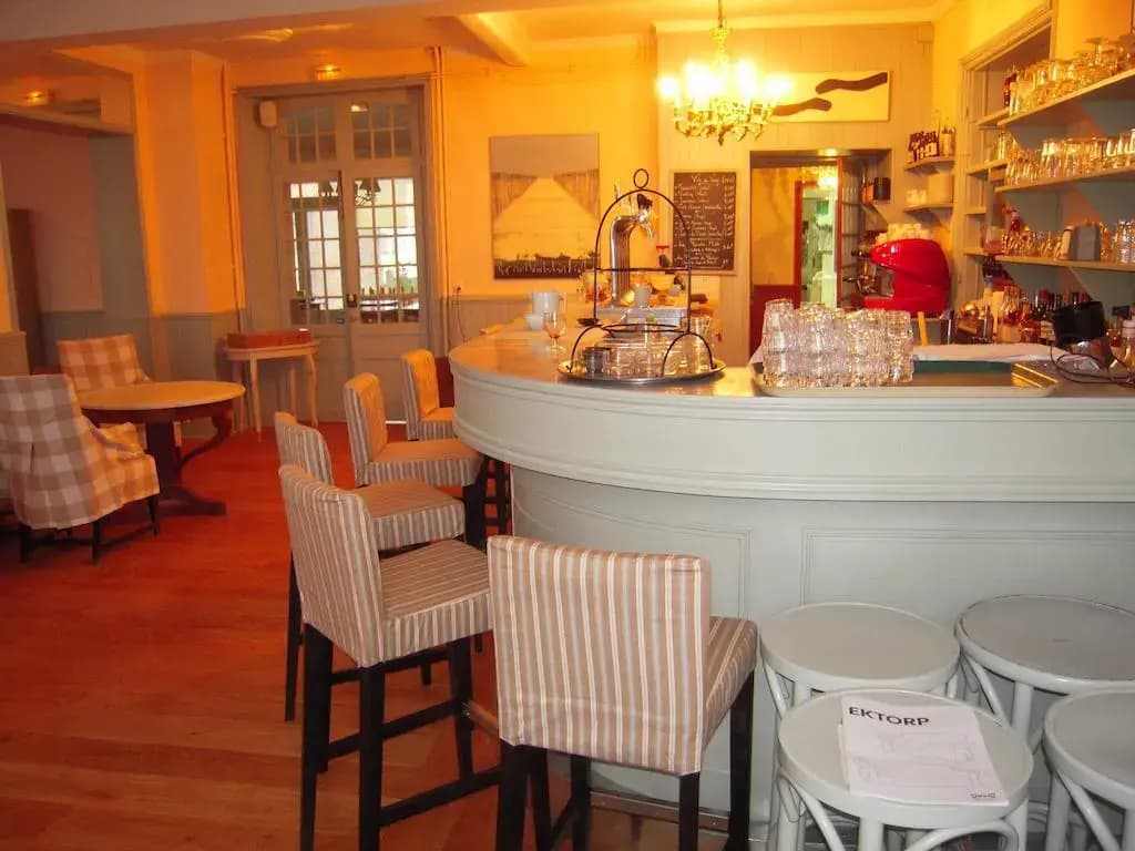 Hotel Restaurant Les Tourelles - Photo 2