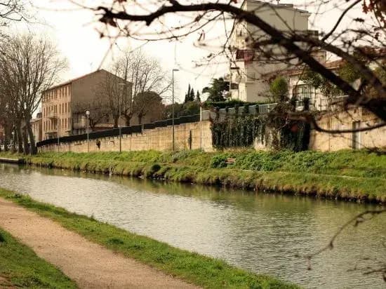 Canal Cottage - Miniature 8