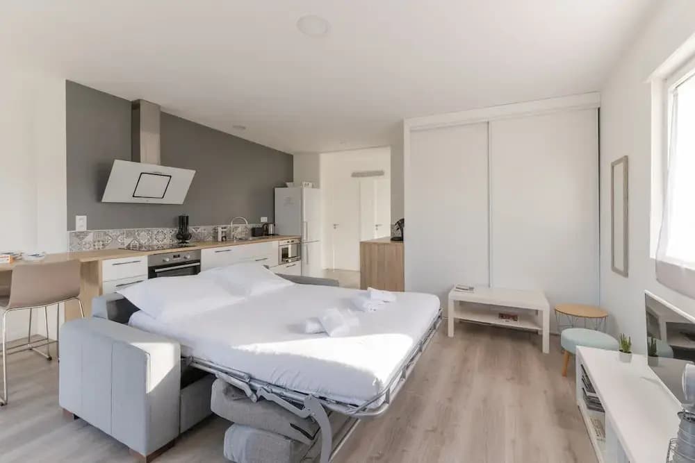 Apartment in Ploudalmezeau Near Treompan Beach - Photo 1