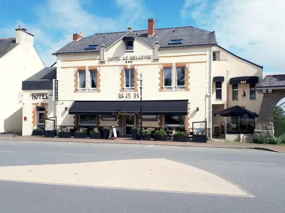 Hôtel Le Bellevue - Photo 1
