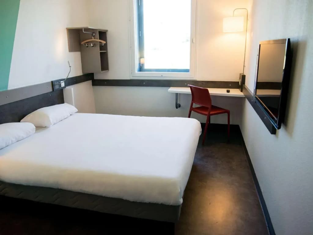 ibis budget Archamps Porte de Genève - Photo 5