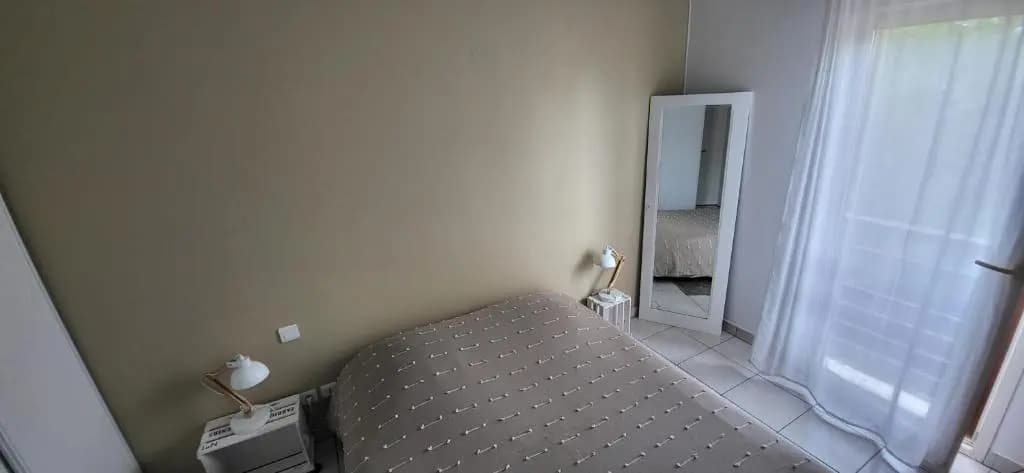 Appartement 2 chambres Balcon Parking privé Centre Village - Photo 3