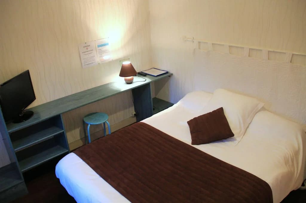 Central Hotel - Photo 3