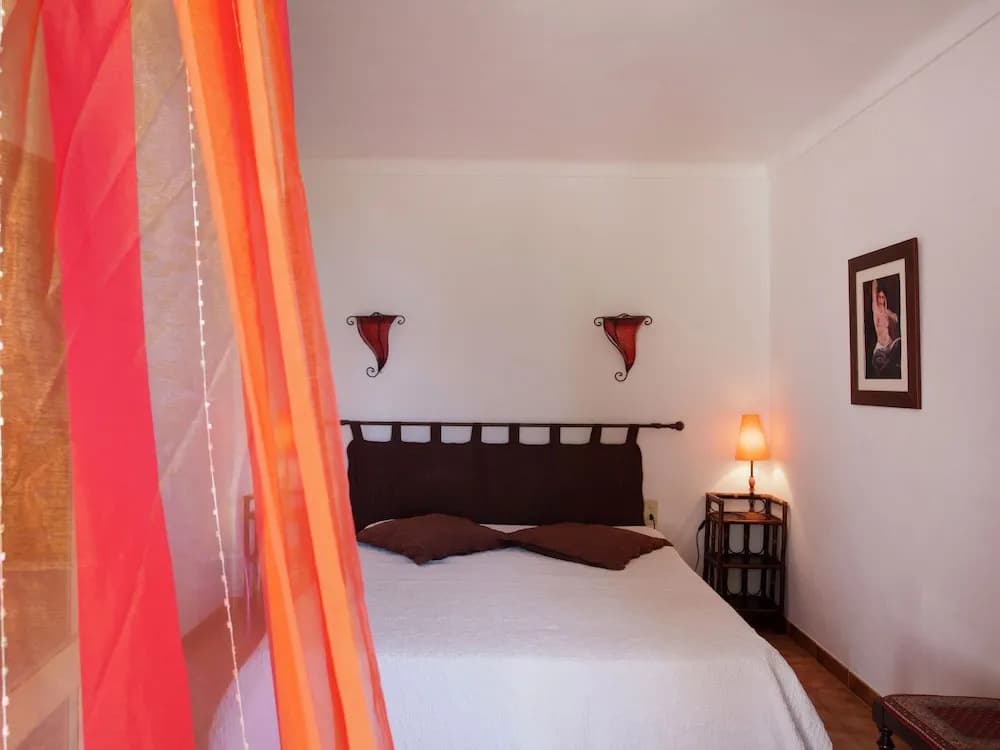 Cosy Holiday Home in CargÃ¨se Corse-du-Sud near Sea - Photo 5