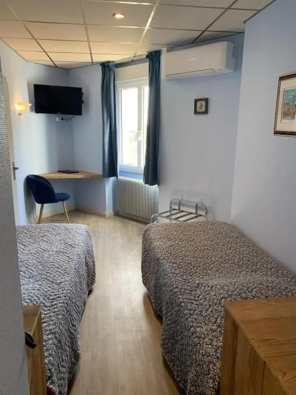 Hotel Dontenville - Photo 2
