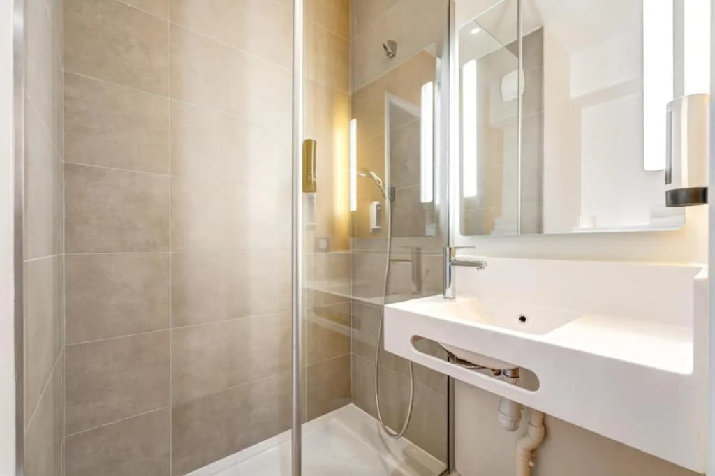 B&B HOTEL Saintes - Miniature 7
