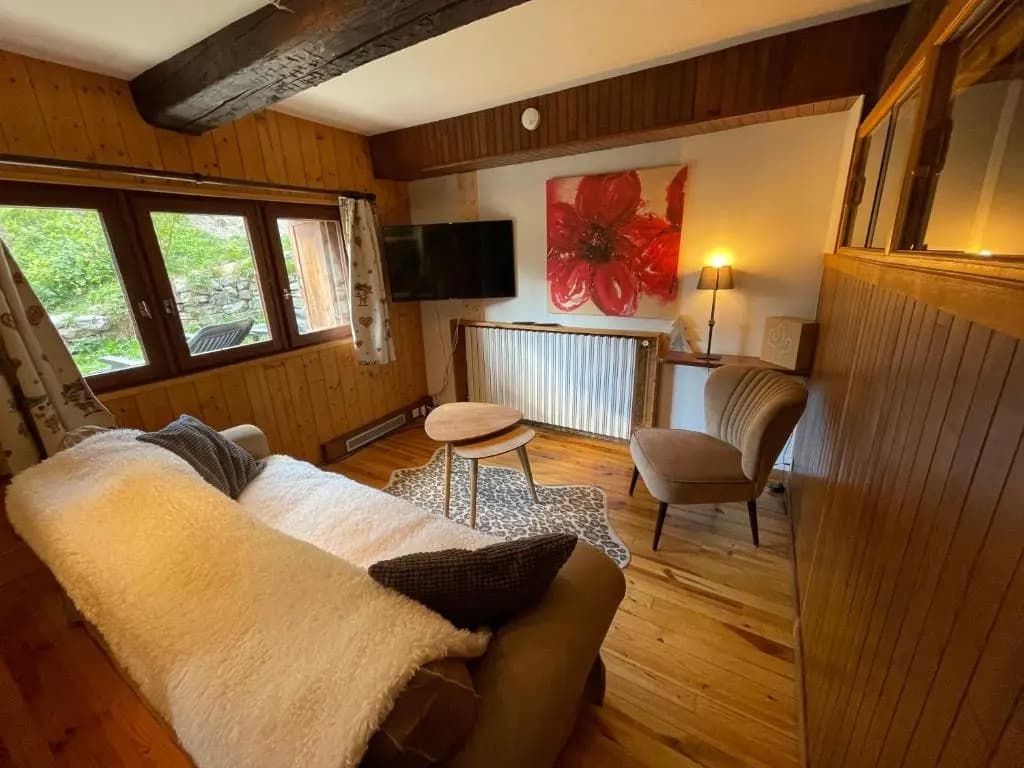 LE CROCUS bel appartement avec jardin dans vieille ferme de montagne rénovée - Photo 2