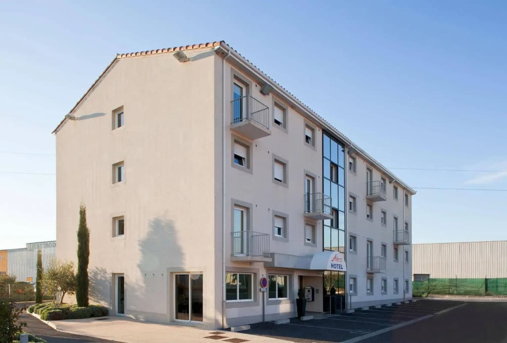 Kyriad Montpellier Saint Jean de Vedas - Photo 1