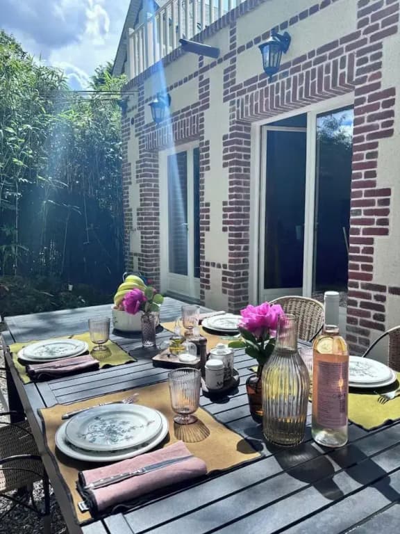 Exceptional 5 Bedroom House Near the Beach - Miniature 7